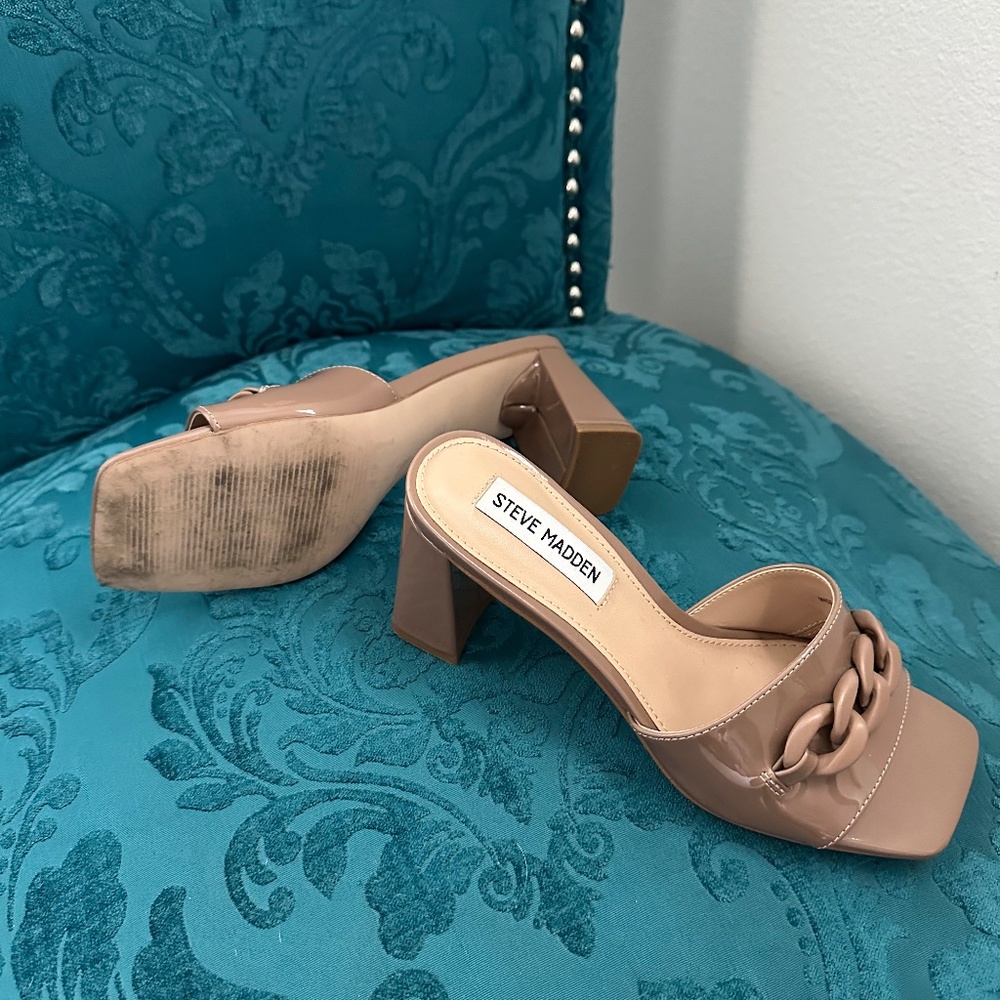 Heels - Picture 3 of 3